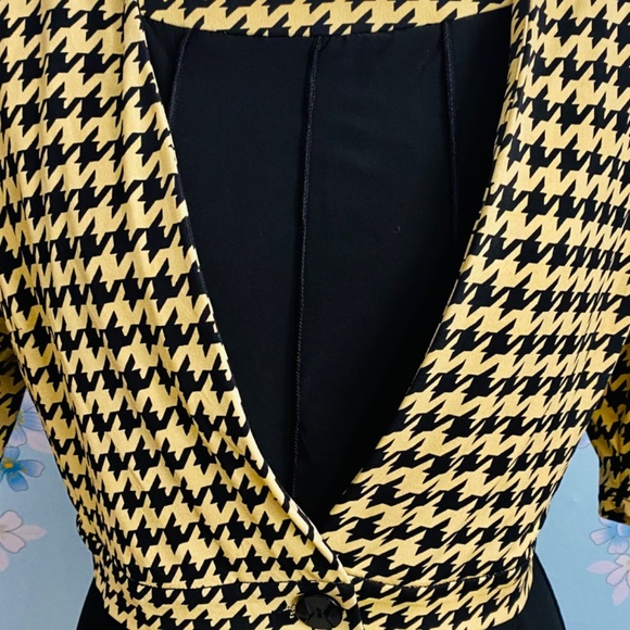 Two Piece Ladies Dress and Matching Cardigan - Picture 4 of 8